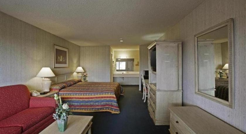 Days Inn By Wyndham Hemet Exterior photo